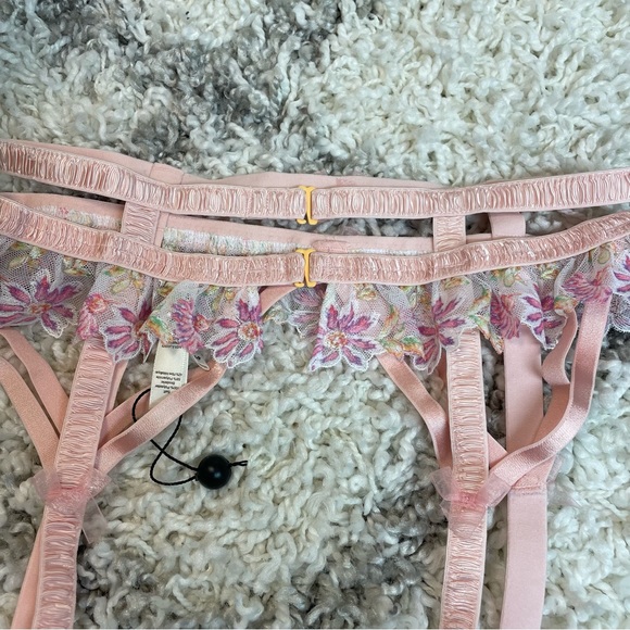 FOR LOVE & LEMONS April Bloom Garter - Picture 15 of 15